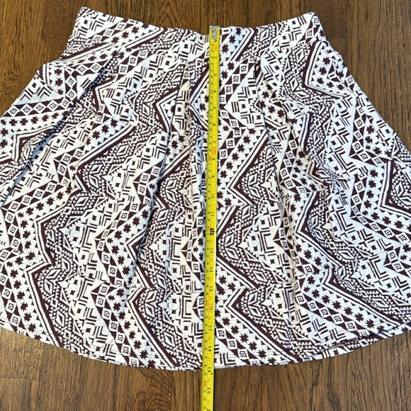 Mauve Aztec Design Skirt Size M - Picture 5 of 6